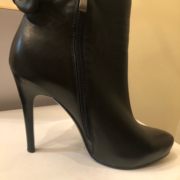 Women’s leather high heel boots with a double bow - Picture 4 of 6